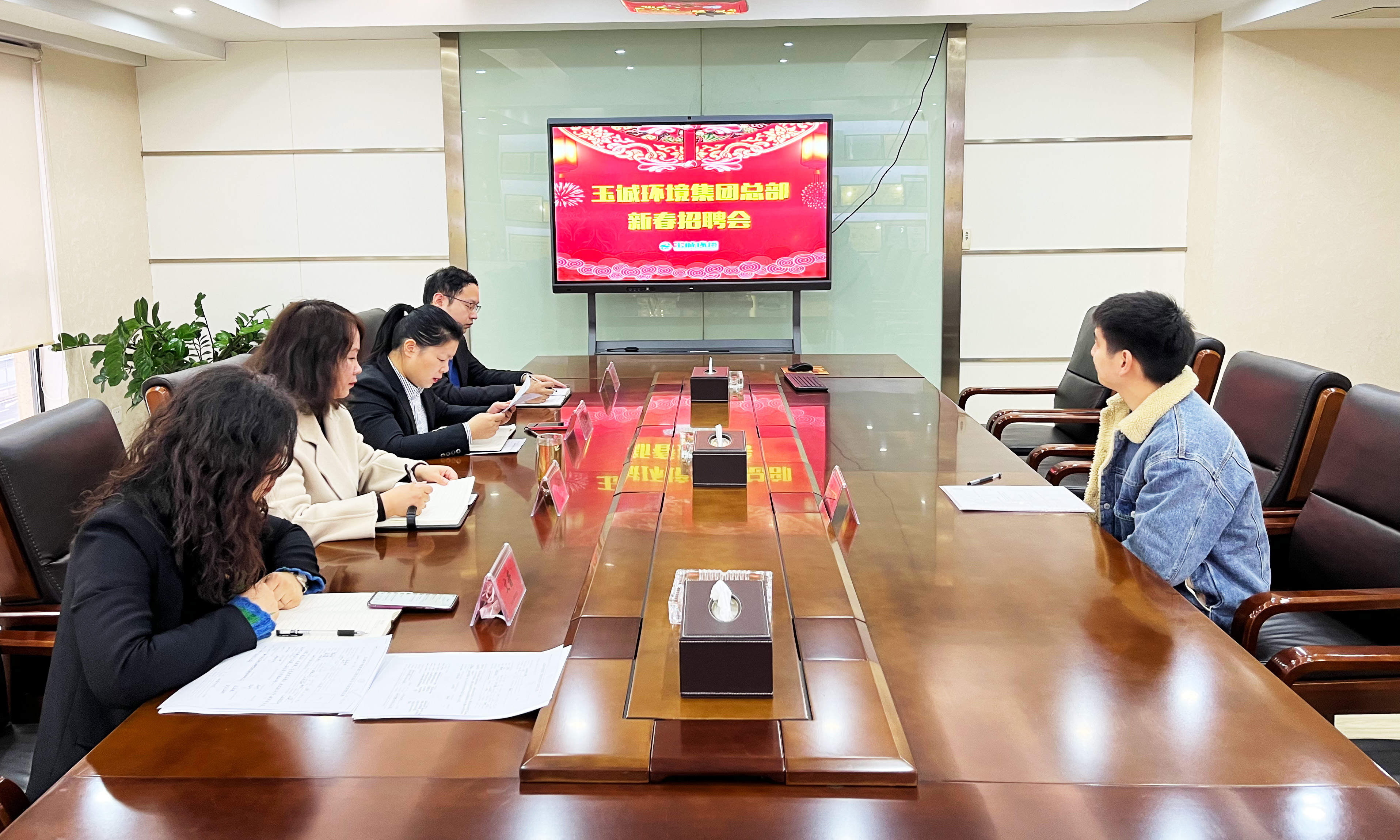 長(cháng)沙清潔,長(cháng)沙清潔服務(wù),長(cháng)沙專(zhuān)業(yè)清潔,長(cháng)沙清潔公司,湖南專(zhuān)業(yè)清潔,長(cháng)沙保潔公司,長(cháng)沙專(zhuān)業(yè)保潔,長(cháng)沙物業(yè)保潔